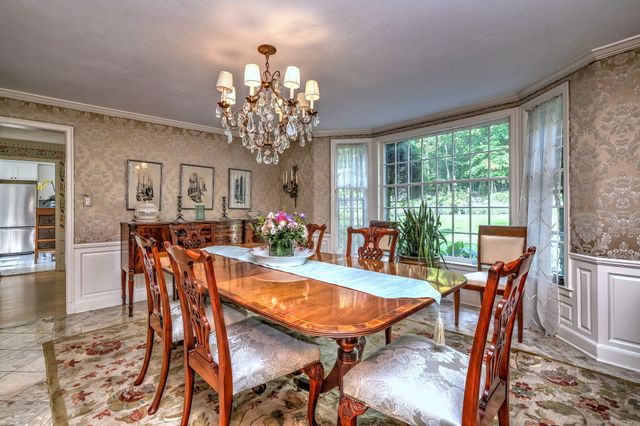 4 Brook Road, Woodbridge, CT 06525