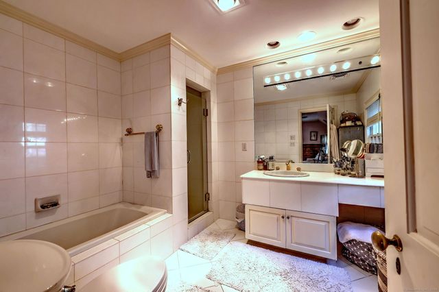 4 Brook Road, Woodbridge, CT 06525