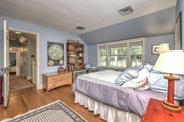 4 Brook Road, Woodbridge, CT 06525