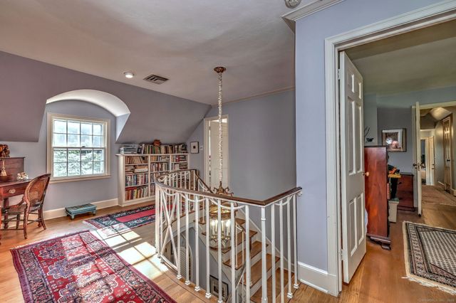 4 Brook Road, Woodbridge, CT 06525