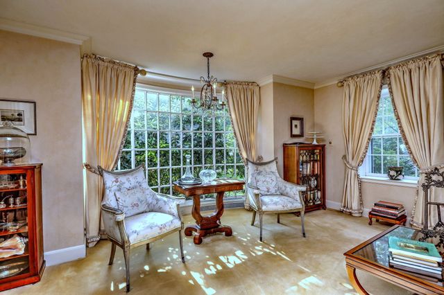 4 Brook Road, Woodbridge, CT 06525