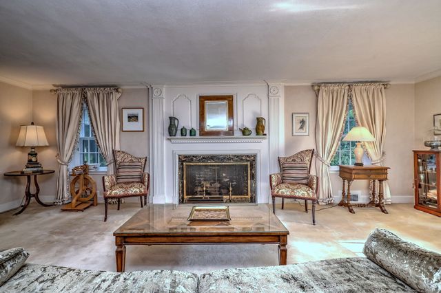4 Brook Road, Woodbridge, CT 06525