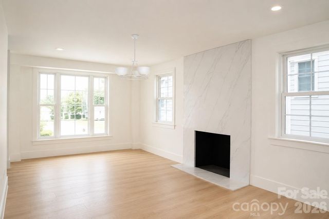 1116 Providence Road, Charlotte, NC 28207