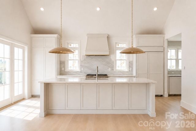 1116 Providence Road, Charlotte, NC 28207