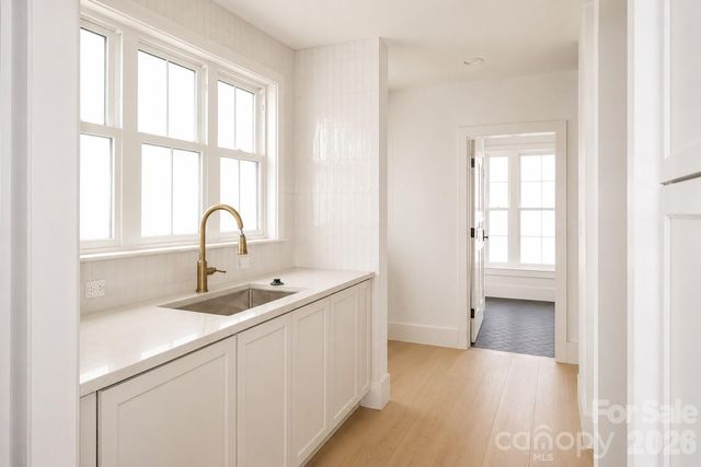 1116 Providence Road, Charlotte, NC 28207