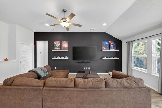 20703 Ridgeview RD, Lago Vista, TX 78645