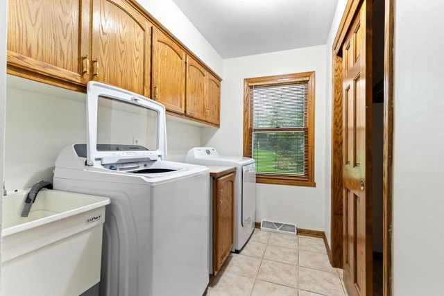 4110 W Carpenter AVENUE, Greenfield, WI 53221