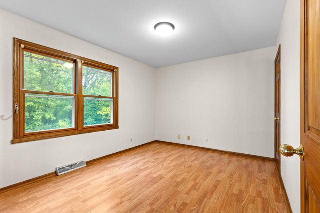 4110 W Carpenter AVENUE, Greenfield, WI 53221