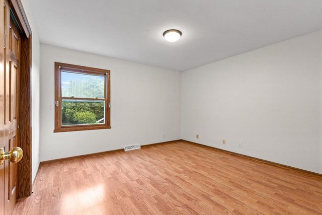 4110 W Carpenter AVENUE, Greenfield, WI 53221