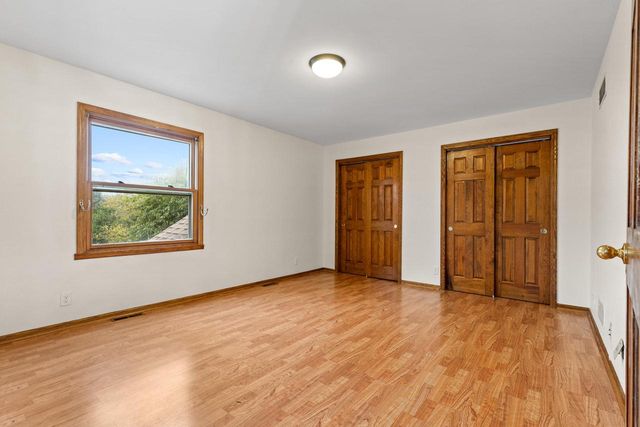 4110 W Carpenter AVENUE, Greenfield, WI 53221