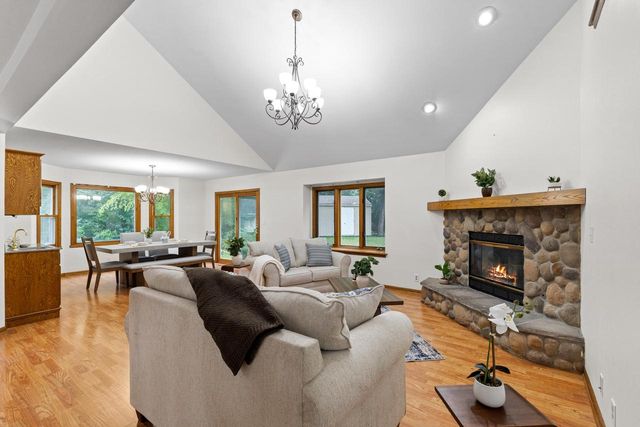 4110 W Carpenter AVENUE, Greenfield, WI 53221