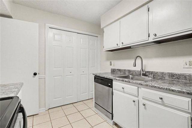 5159 Roswell Road 9, Sandy Springs, GA 30342