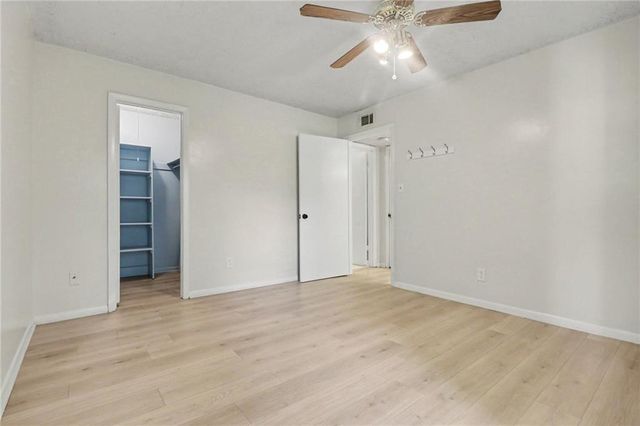 5159 Roswell Road 9, Sandy Springs, GA 30342