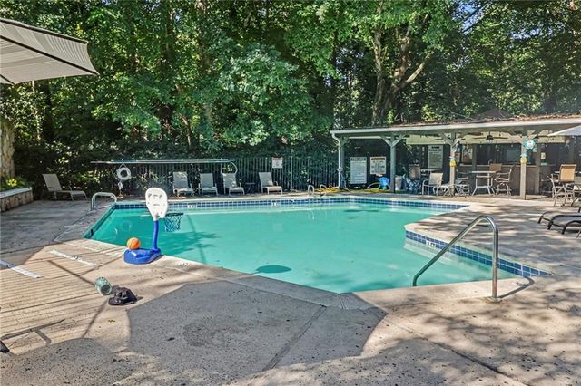 5159 Roswell Road 9, Sandy Springs, GA 30342