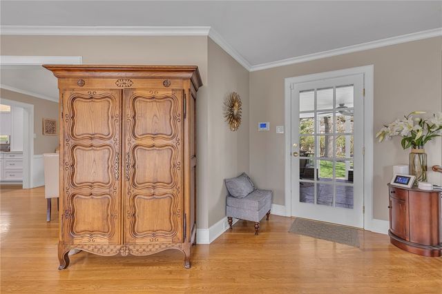 126 Windy Ghoul Dr, Brighton Twp, PA 15009