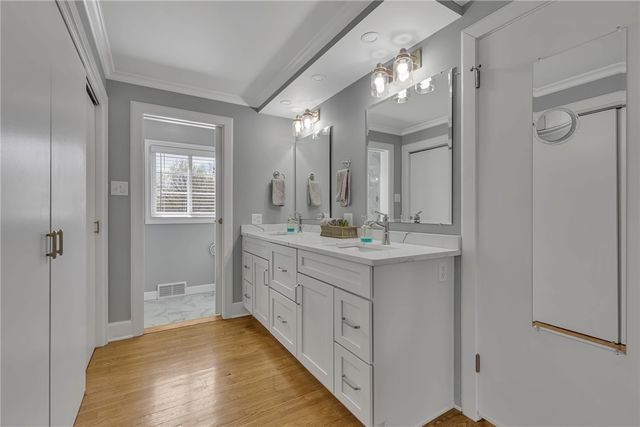 126 Windy Ghoul Dr, Brighton Twp, PA 15009