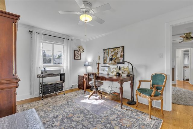 126 Windy Ghoul Dr, Brighton Twp, PA 15009