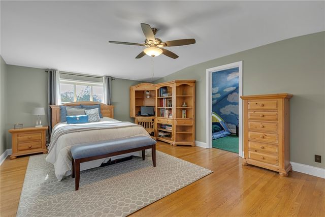 126 Windy Ghoul Dr, Brighton Twp, PA 15009