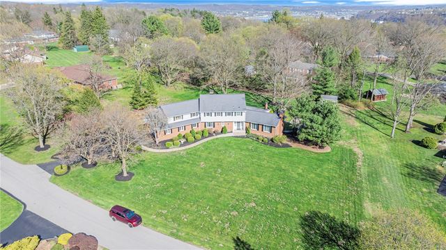 126 Windy Ghoul Dr, Brighton Twp, PA 15009
