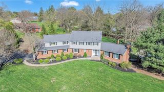126 Windy Ghoul Dr, Brighton Twp, PA 15009