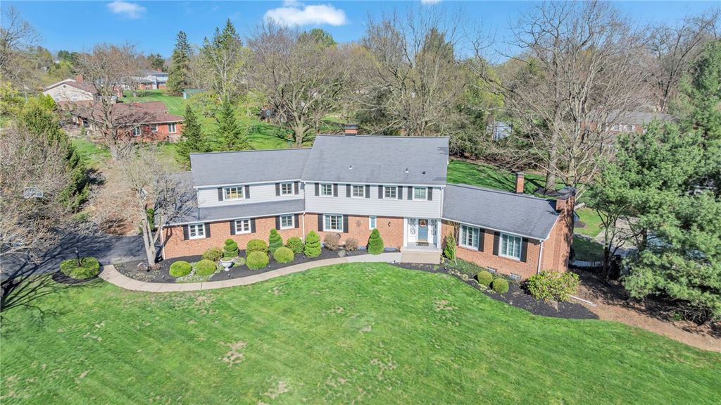 126 Windy Ghoul Dr, Brighton Twp, PA 15009