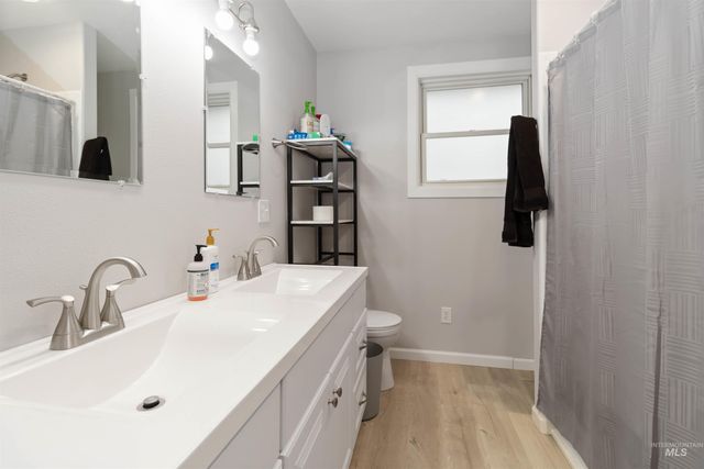 4000 S Cole Rd, Boise, ID 83709