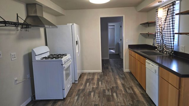 1320 Summers Lane, Klamath Falls, OR 97603