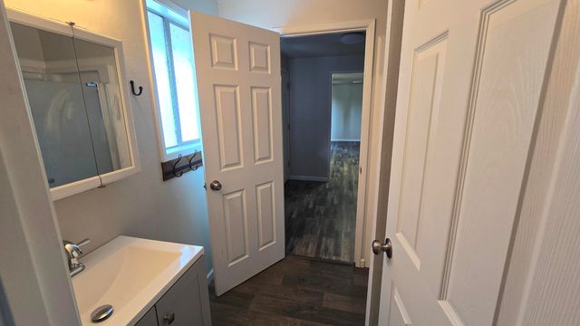 1320 Summers Lane, Klamath Falls, OR 97603