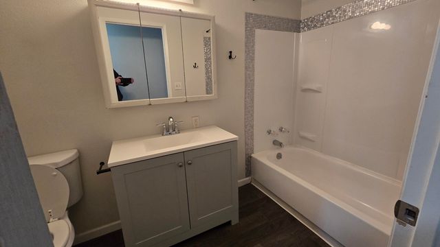 1320 Summers Lane, Klamath Falls, OR 97603