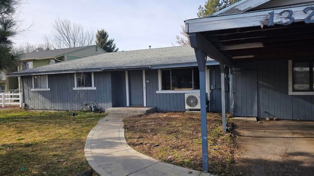 1320 Summers Lane, Klamath Falls, OR 97603