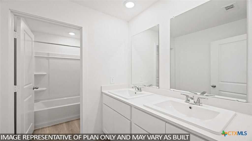 Image 23 of property listing at 125 Rain Drop Road, Jarrell, TX 76537