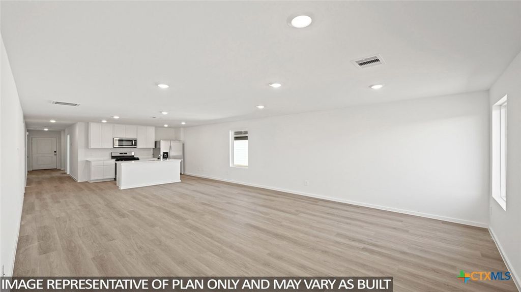 Image 9 of property listing at 125 Rain Drop Road, Jarrell, TX 76537