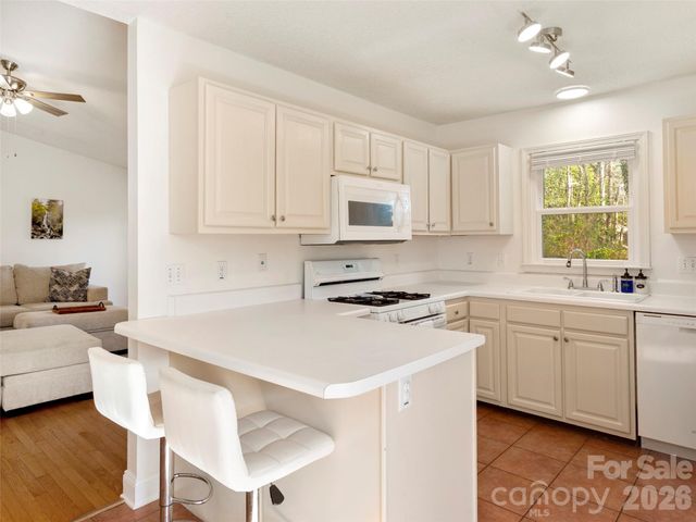 989 Thorncrest Court, Fletcher, NC 28732