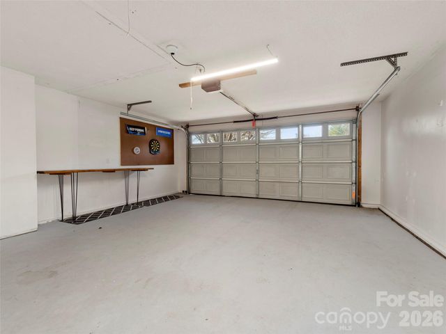 989 Thorncrest Court, Fletcher, NC 28732