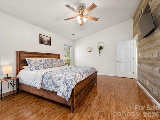 989 Thorncrest Court, Fletcher, NC 28732