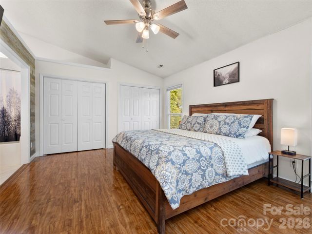 989 Thorncrest Court, Fletcher, NC 28732