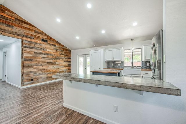 2250 Escalon Avenue, Clovis, CA 93611