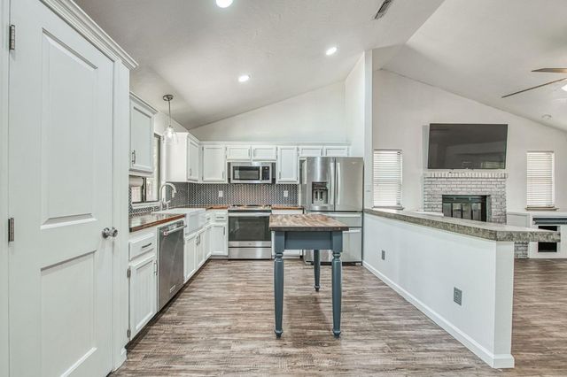 2250 Escalon Avenue, Clovis, CA 93611
