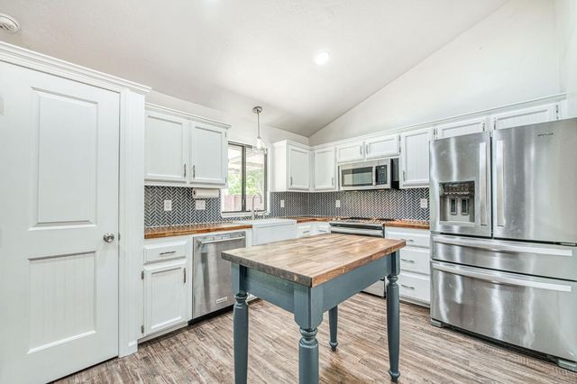 2250 Escalon Avenue, Clovis, CA 93611
