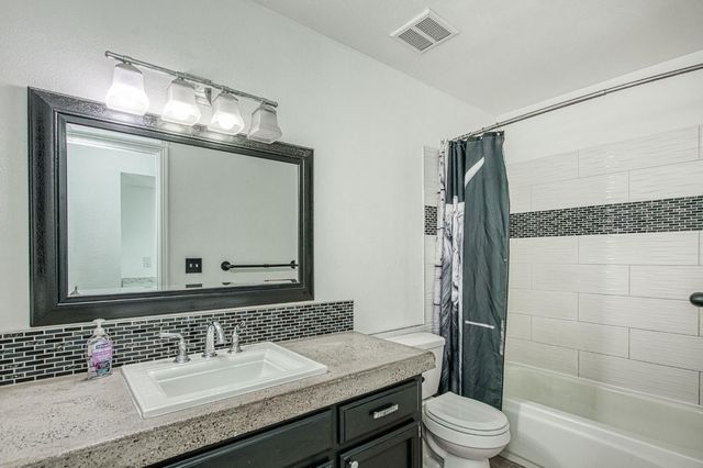 2250 Escalon Avenue, Clovis, CA 93611