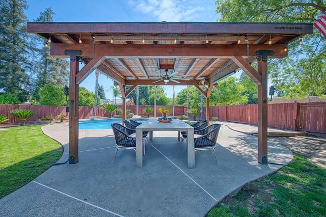 2250 Escalon Avenue, Clovis, CA 93611