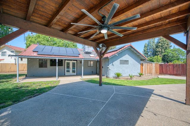 2250 Escalon Avenue, Clovis, CA 93611