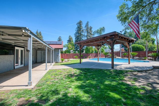 2250 Escalon Avenue, Clovis, CA 93611