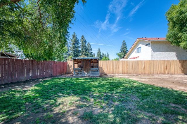 2250 Escalon Avenue, Clovis, CA 93611