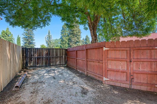 2250 Escalon Avenue, Clovis, CA 93611