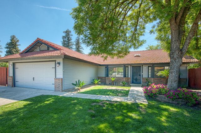2250 Escalon Avenue, Clovis, CA 93611