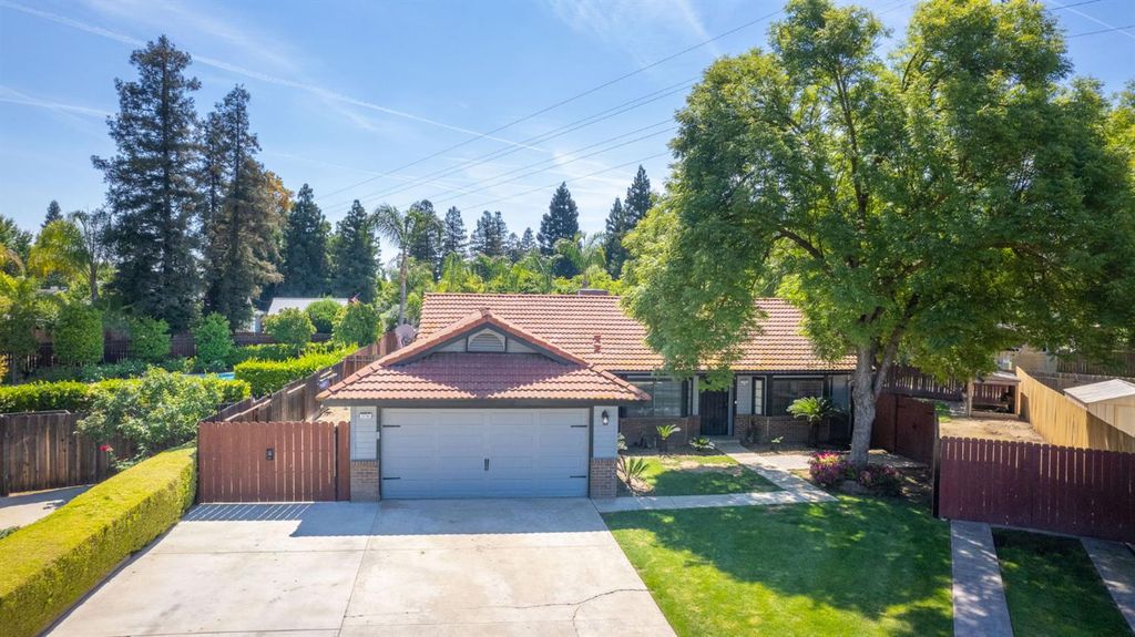 2250 Escalon Avenue, Clovis, CA 93611