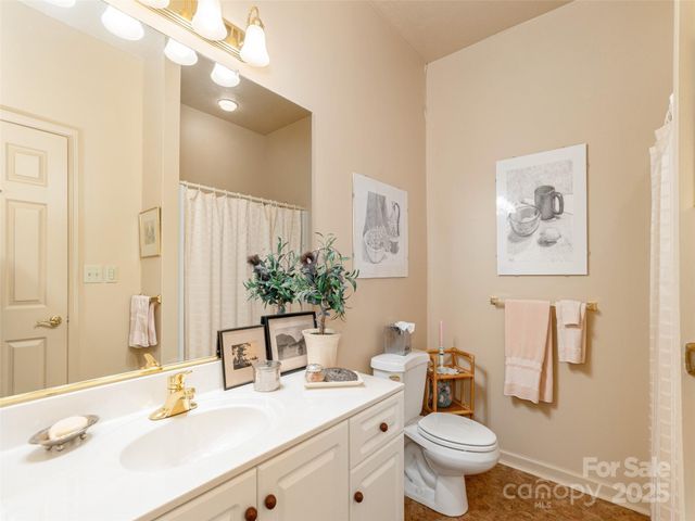 12 Country Meadows Lane, Hendersonville, NC 28792