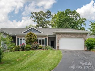 12 Country Meadows Lane, Hendersonville, NC 28792