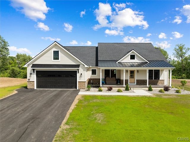 108 Stonebrooke Drive, Marcy, NY 13403